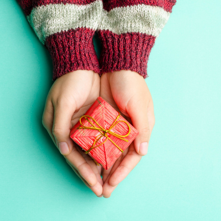 professional makeup business sending small holiday gift to makeup clients