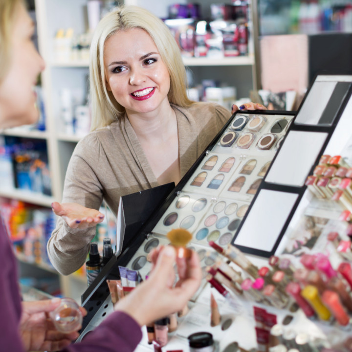 How to use makeup discounts for makeup artistry students