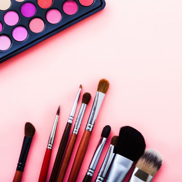 Discounts for makeup artists online