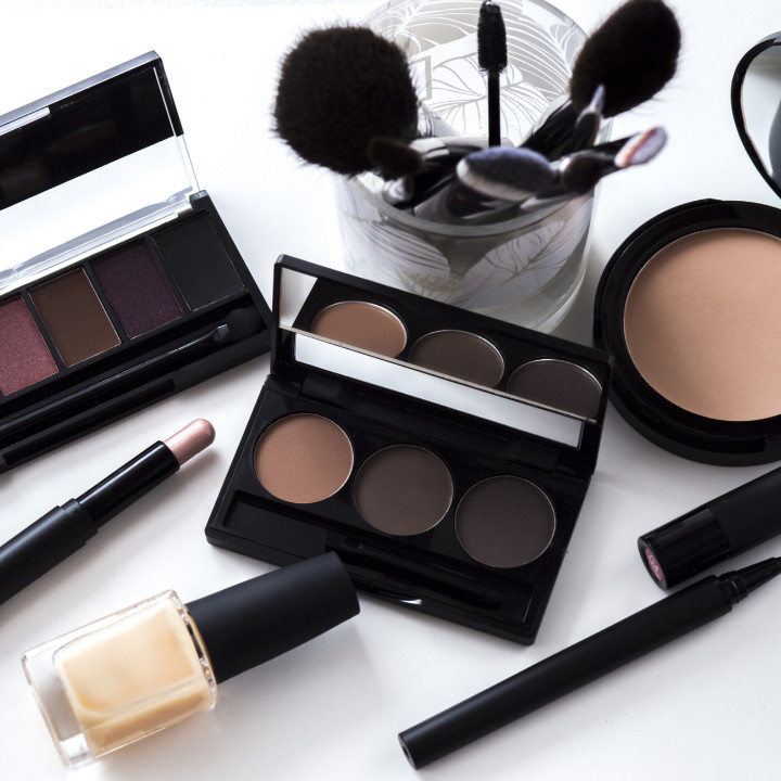 professional makeup kit of celebrity makeup artist nathan johnson of qc makeup academy