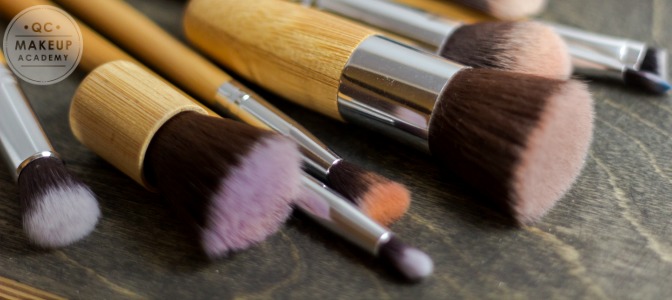 Which brush is used to create soft, airbrushed, poreless looking skin?