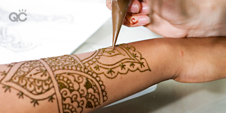 applying henna