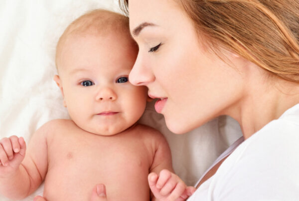 healthy natural skincare tips for moms and their babies