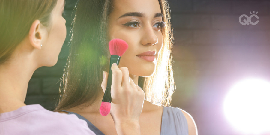 makeup artist practicing makeup