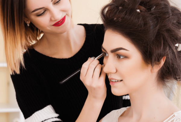 career in makeup artistry article feature image