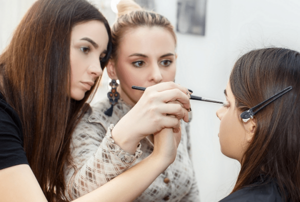 how to become a makeup artist cheri article feature image