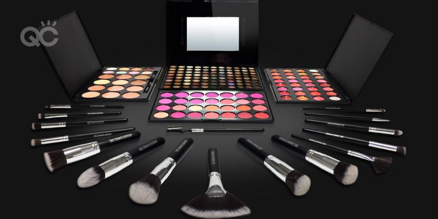 QC makeup artist kit image