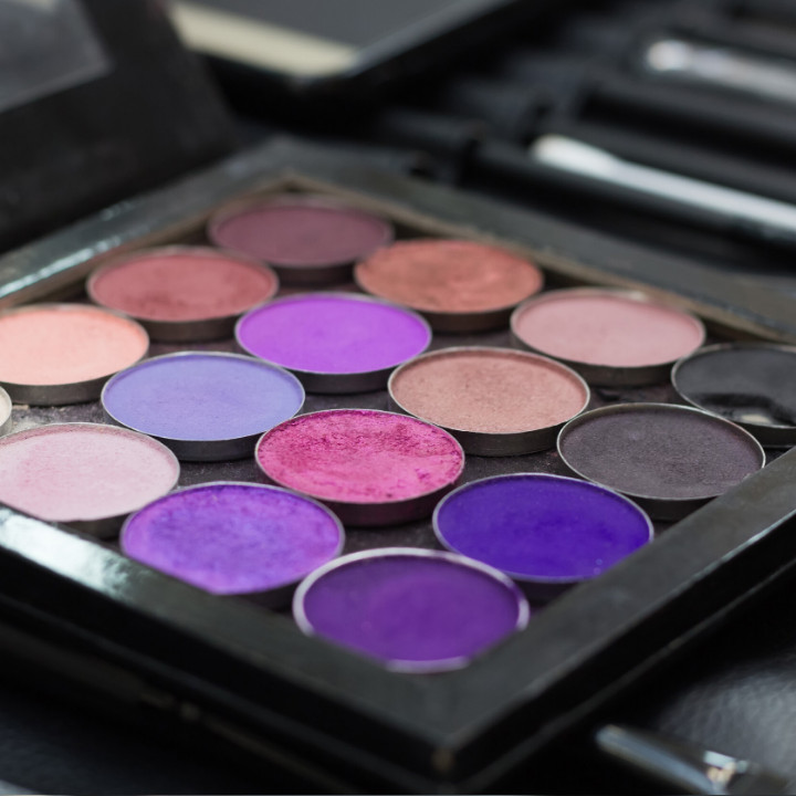 How Build Custom Makeup Palettes to Take to Makeup Jobs - QC