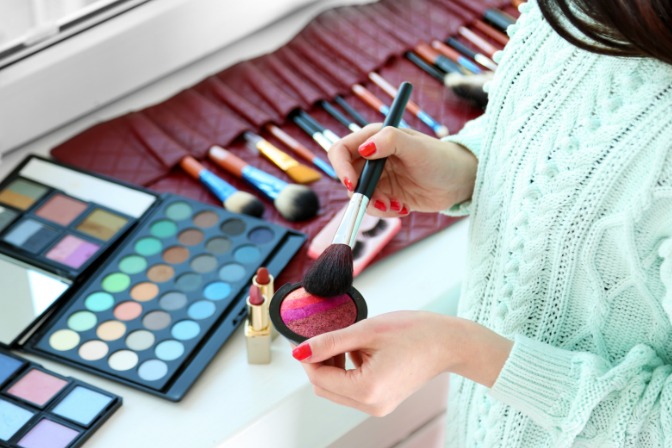 The RIGHT Way to Become a Makeup Artist Online - QC Makeup Academy