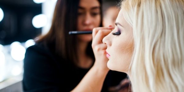 Becoming a makeup artist with professional makeup training